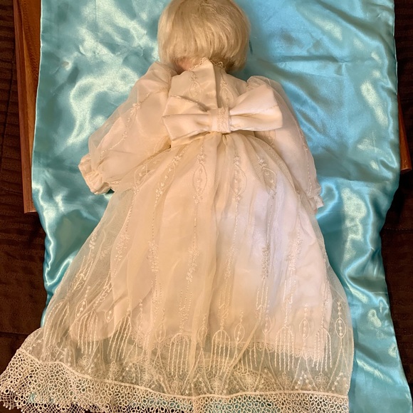 VINTAGE HEAVENLY CHRISTENING DOLL - Picture 6 of 8